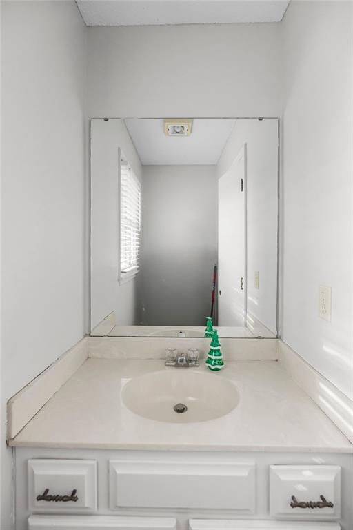 626 N Sycamore Street — photo 21