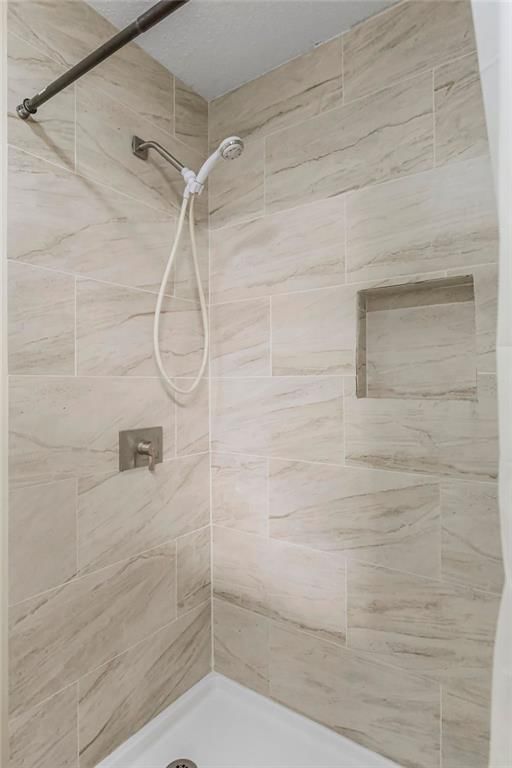 626 N Sycamore Street — photo 24