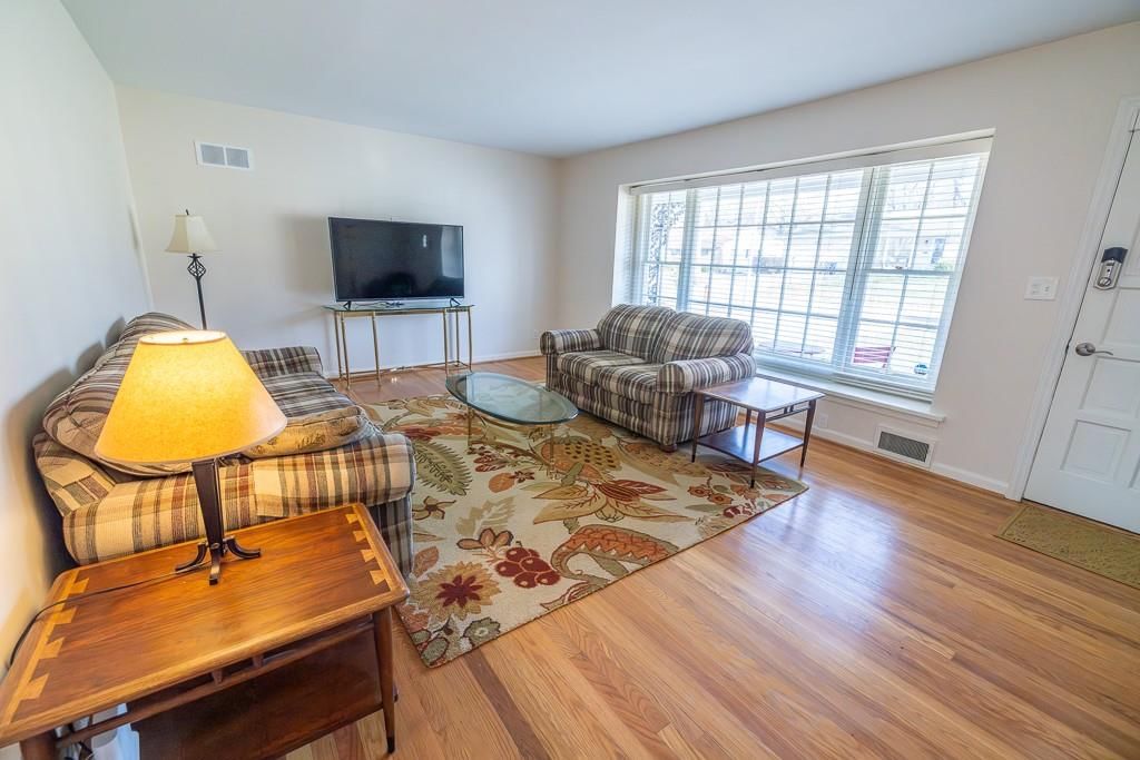 1107 W 85th Terrace — photo 11