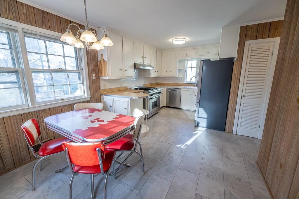 1107 W 85th Terrace — photo 15