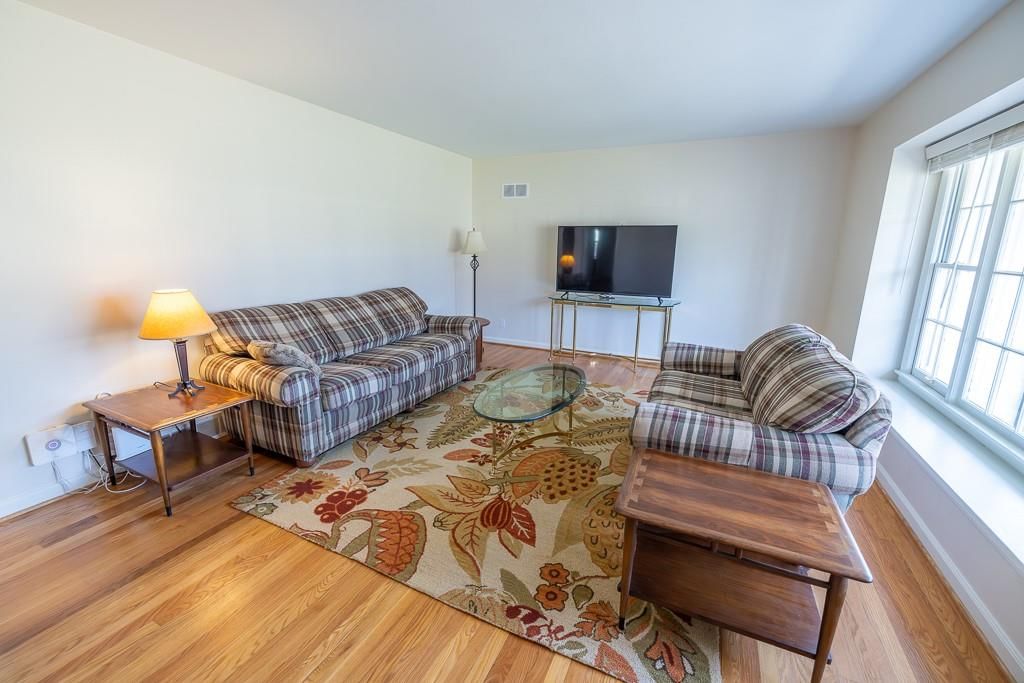 1107 W 85th Terrace — photo 30