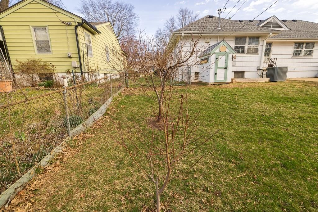 1107 W 85th Terrace — photo 34