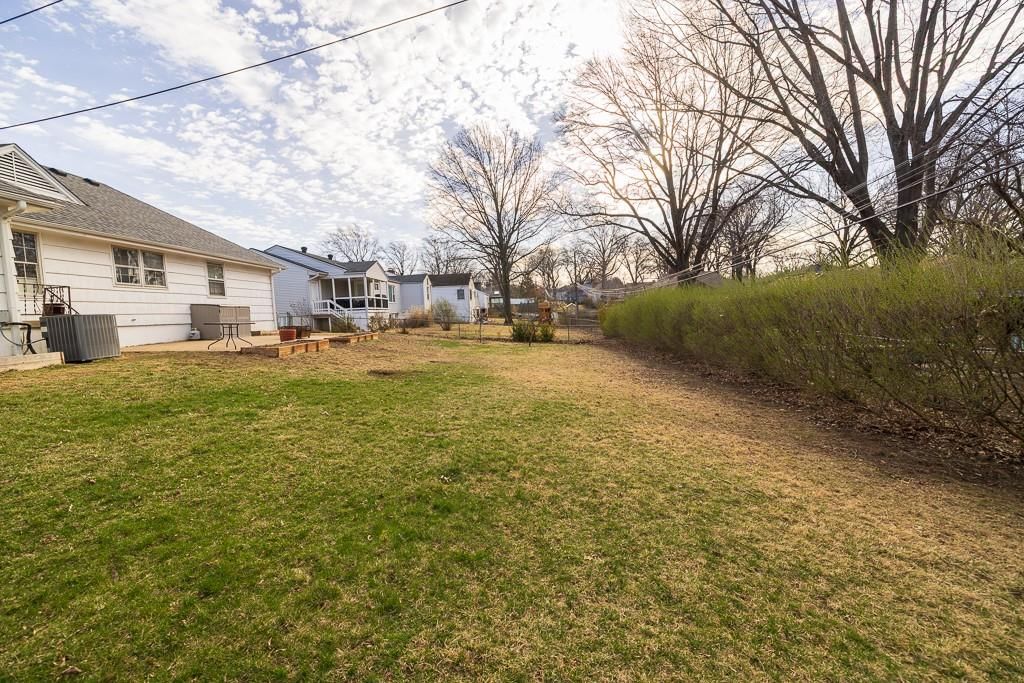 1107 W 85th Terrace — photo 5
