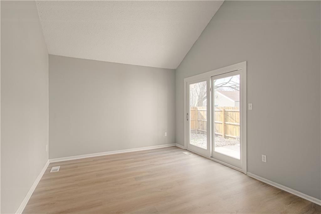 8061 N Stoddard Avenue — photo 12