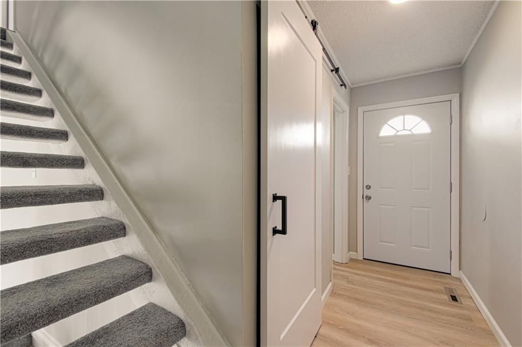 8061 N Stoddard Avenue — photo 3