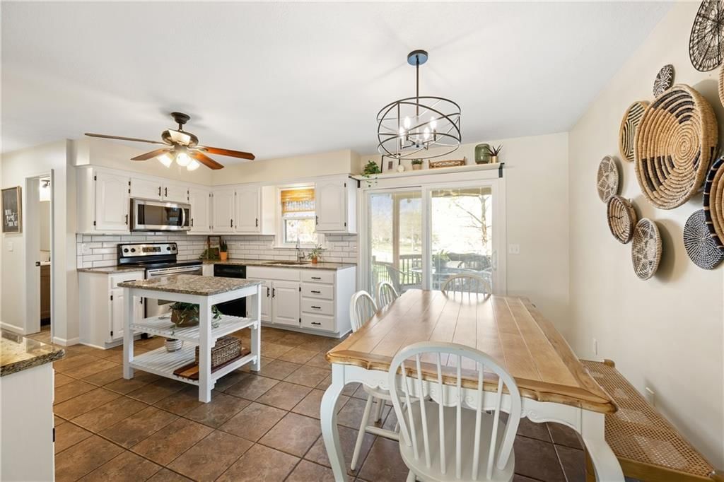 15706 W 124th Terrace — photo 32