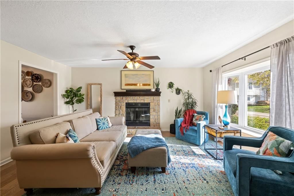 15706 W 124th Terrace — photo 33