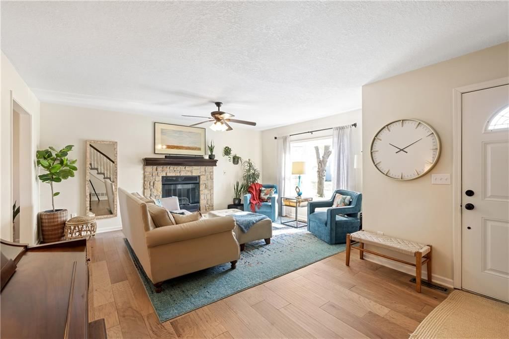 15706 W 124th Terrace — photo 34