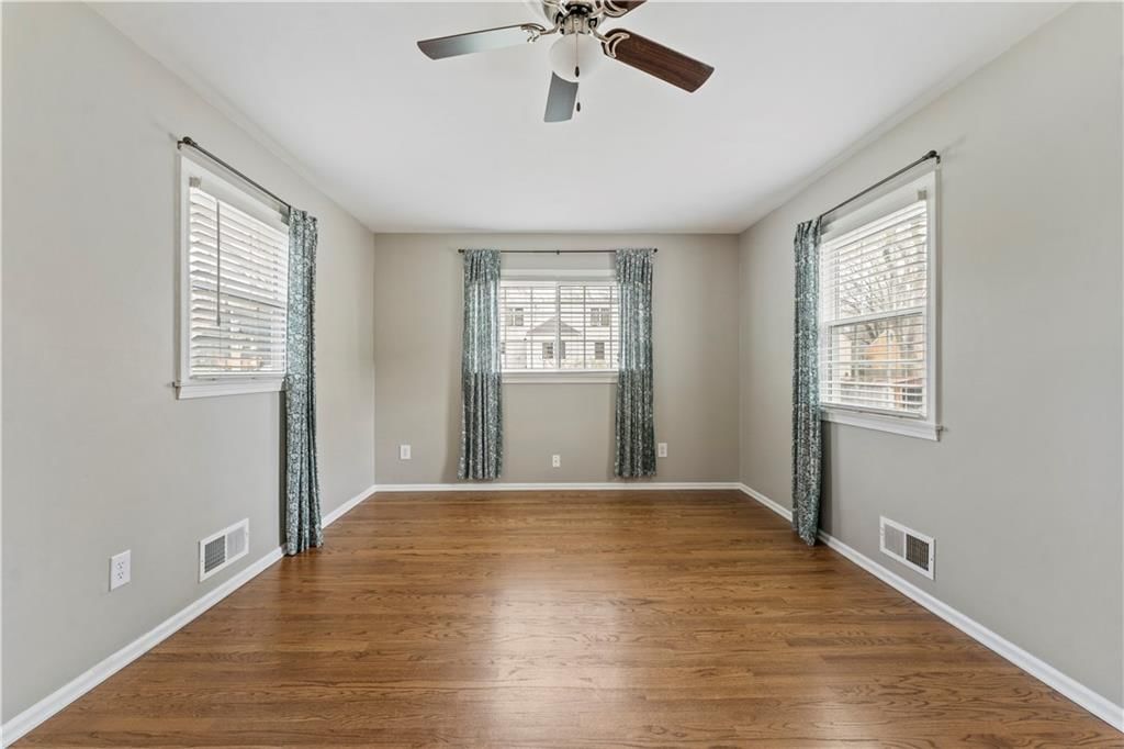 5237 Linden Street — photo 16