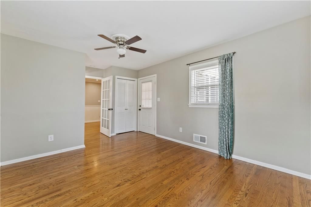 5237 Linden Street — photo 17