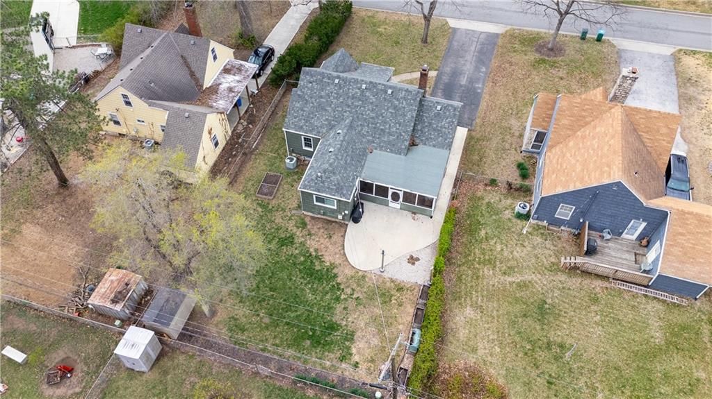 5237 Linden Street — photo 43