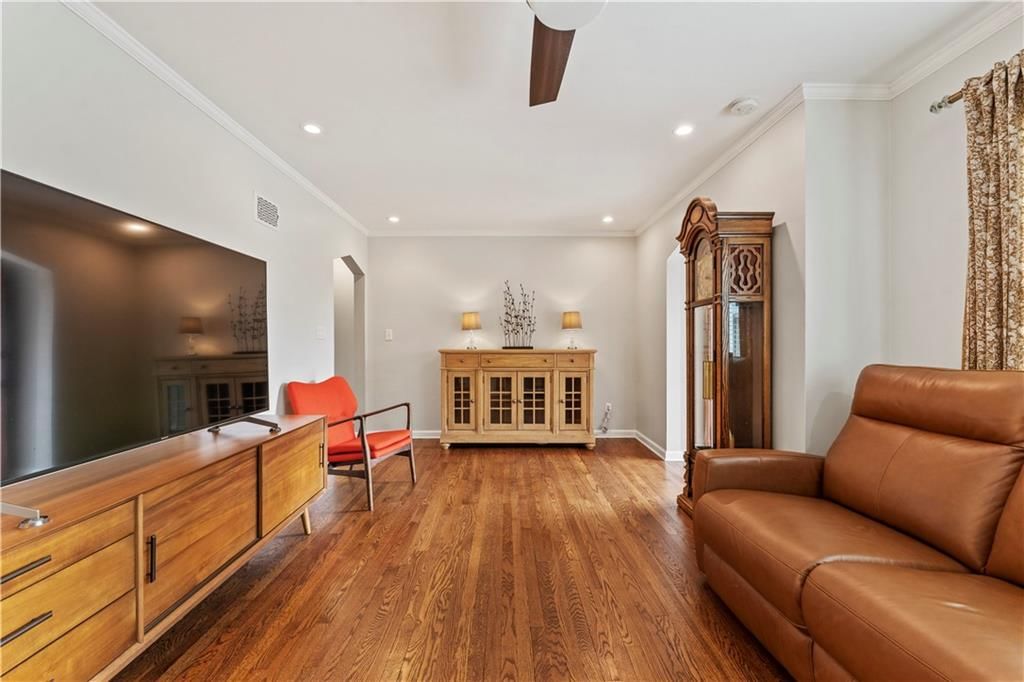 5237 Linden Street — photo 8