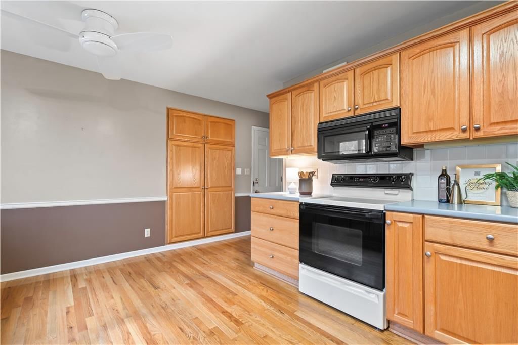 8021 Roe Avenue — photo 18