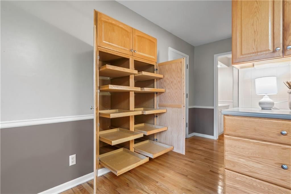 8021 Roe Avenue — photo 21