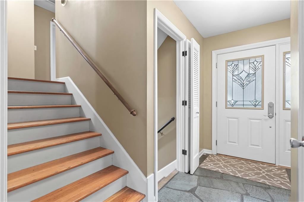 8021 Roe Avenue — photo 24
