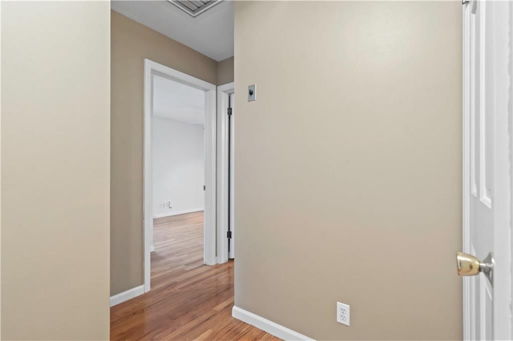 8021 Roe Avenue — photo 25