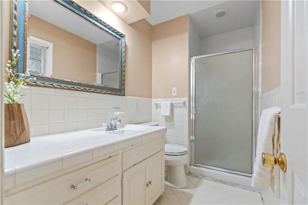 8021 Roe Avenue — photo 29