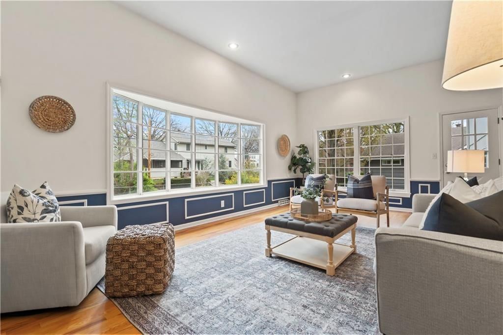 8021 Roe Avenue — photo 10