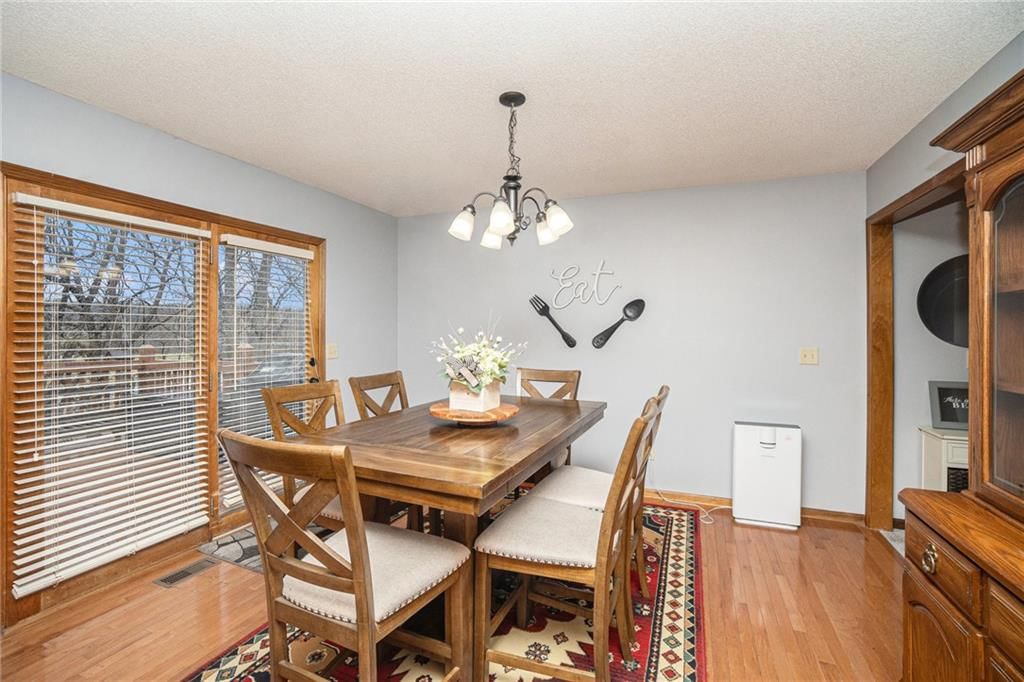 6206 N COVENTRY Avenue — photo 12