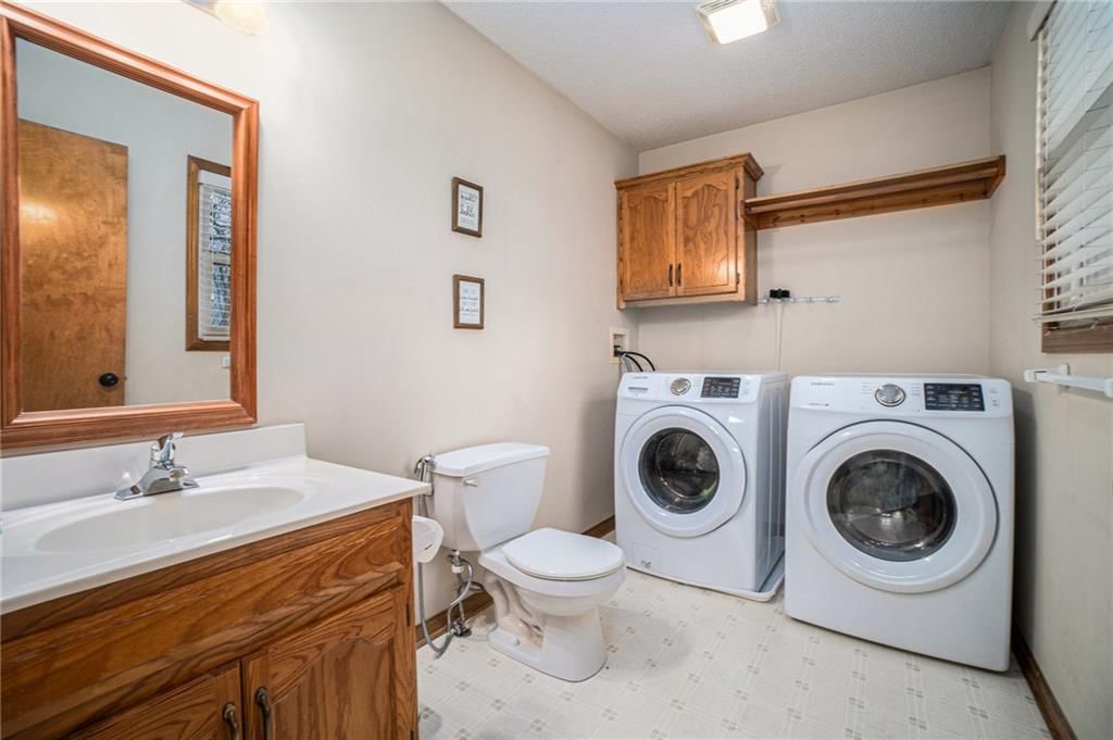 6206 N COVENTRY Avenue — photo 13