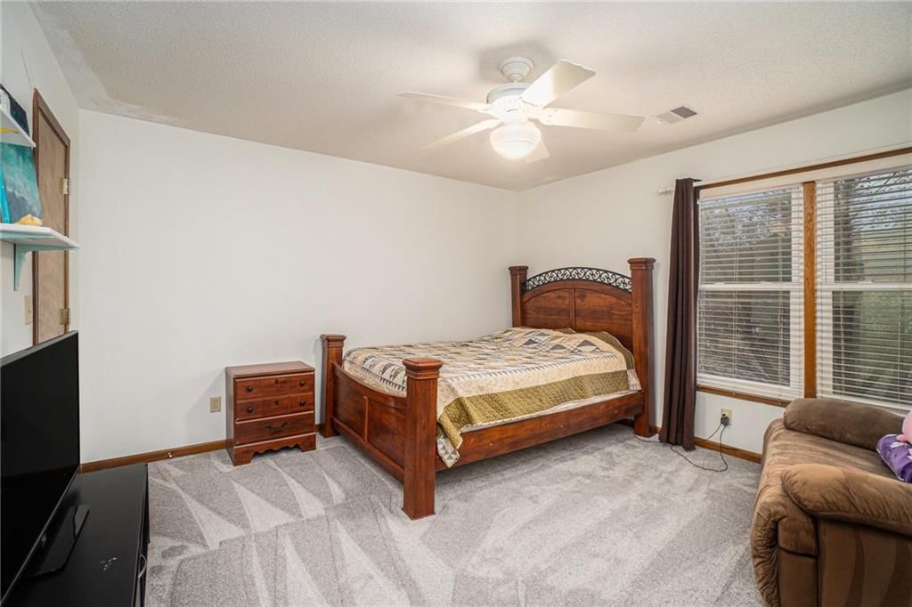 6206 N COVENTRY Avenue — photo 19