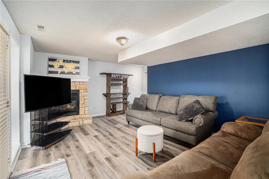6206 N COVENTRY Avenue — photo 21