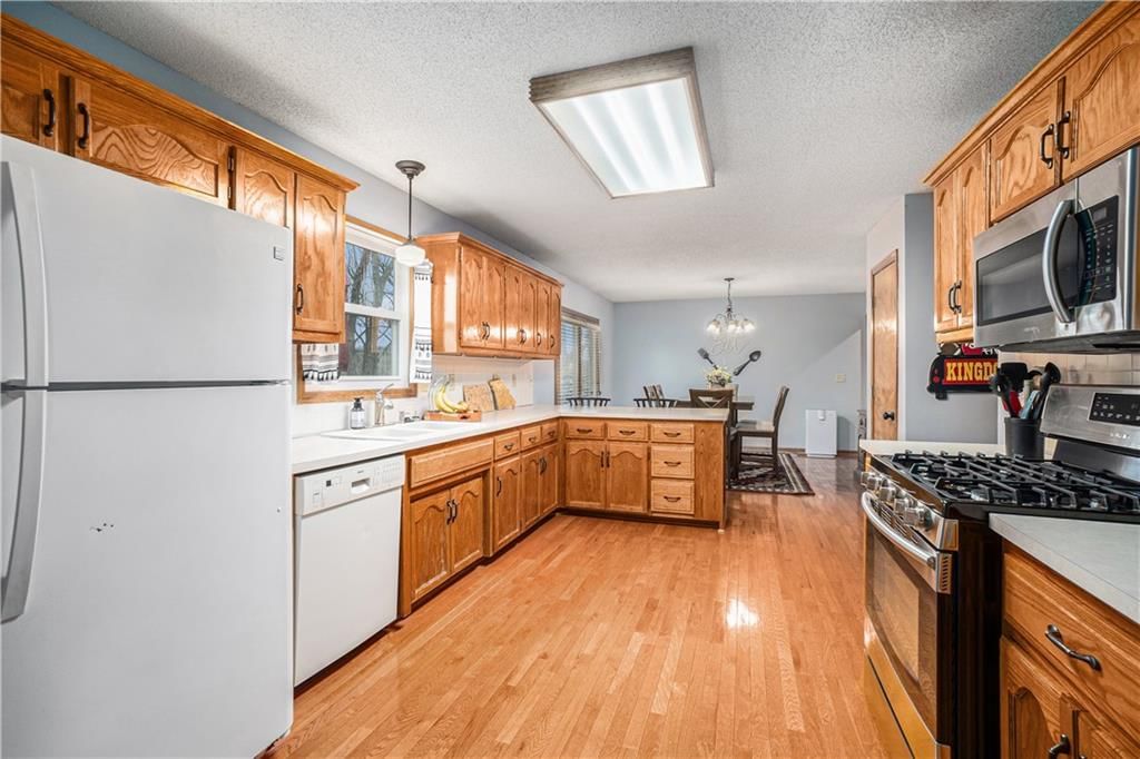 6206 N COVENTRY Avenue — photo 10