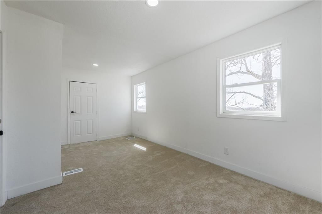 1924 S 24th Street — photo 25