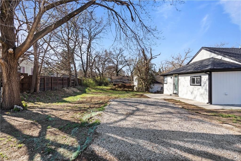 4329 MISSION Road — photo 41
