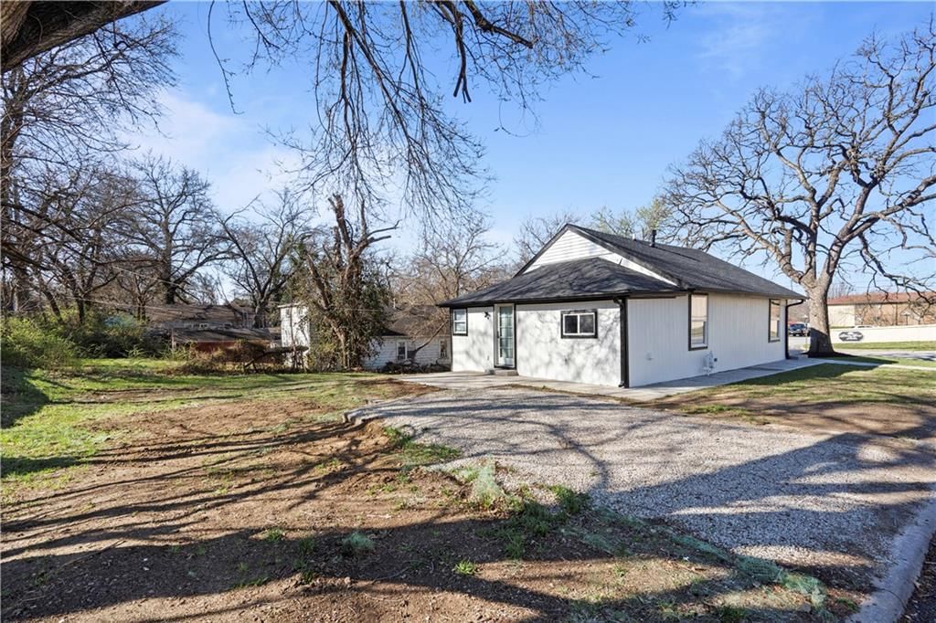 4329 MISSION Road — photo 43