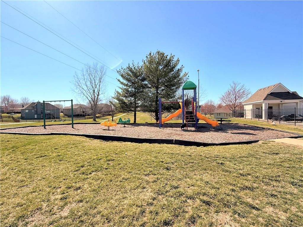 10009 N Maywood Avenue — photo 41