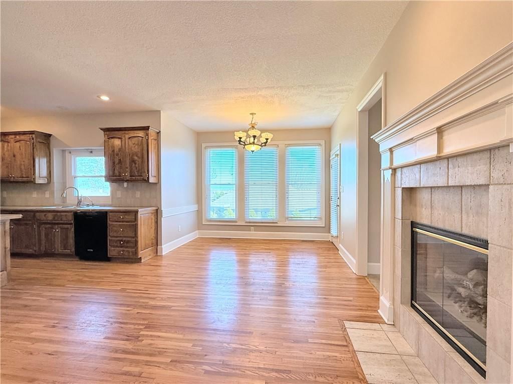 10009 N Maywood Avenue — photo 9