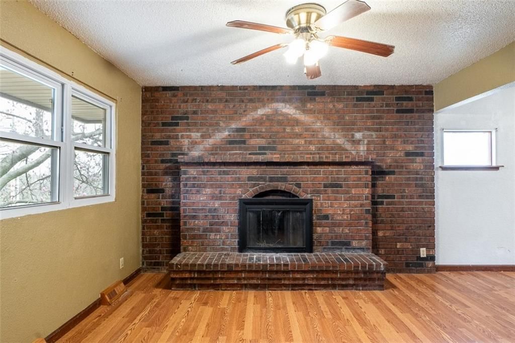 1237 N Allen Road — photo 3