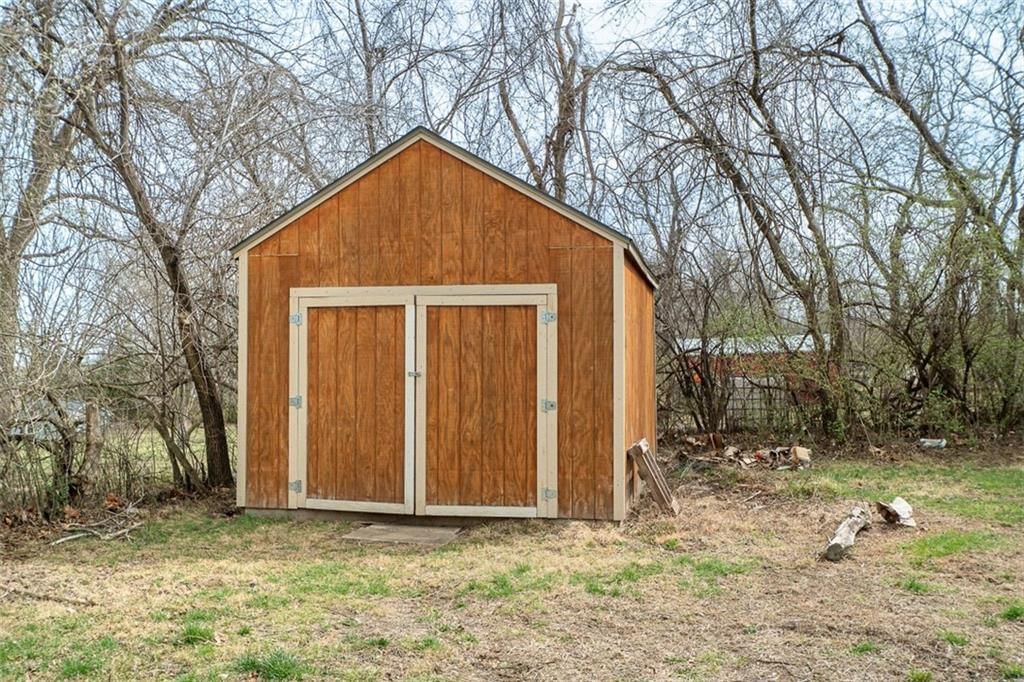 1237 N Allen Road — photo 23
