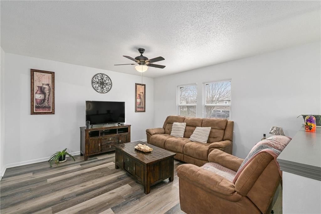 629 S Montclaire Drive — photo 2