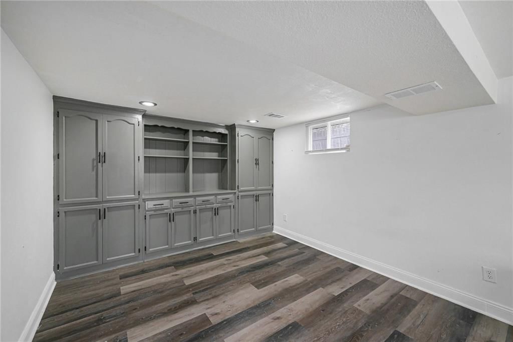 629 S Montclaire Drive — photo 13