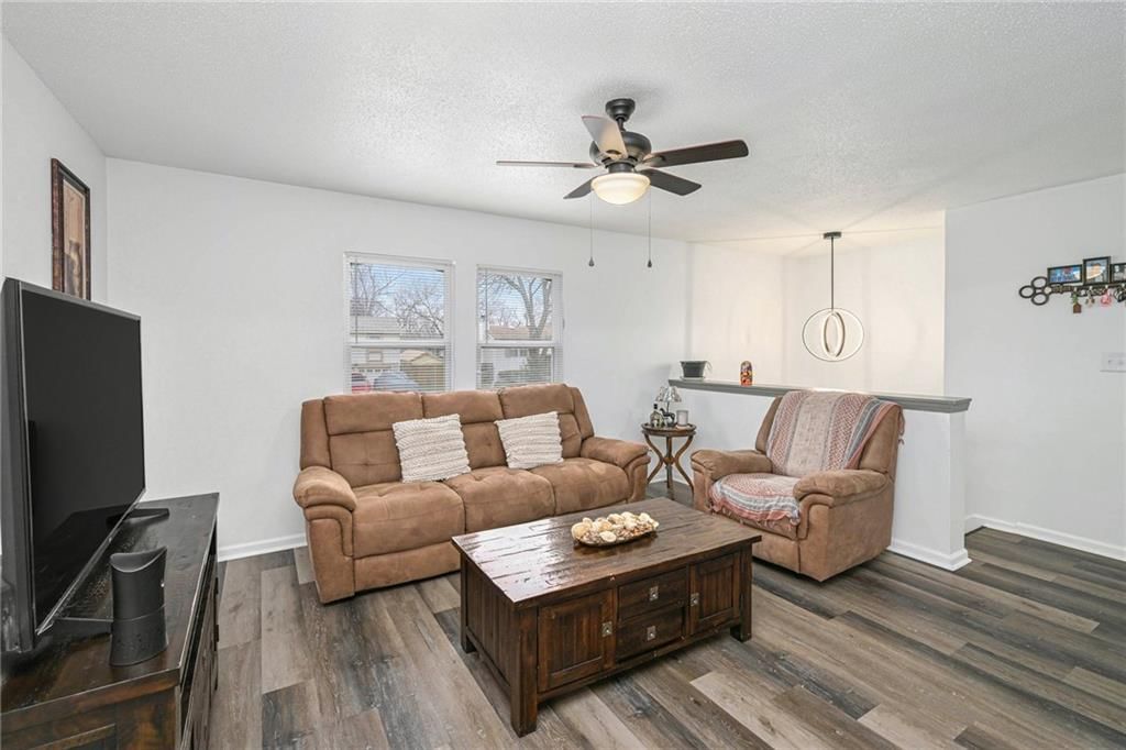 629 S Montclaire Drive — photo 3