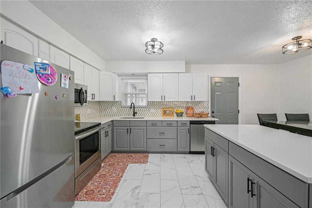 629 S Montclaire Drive — photo 6