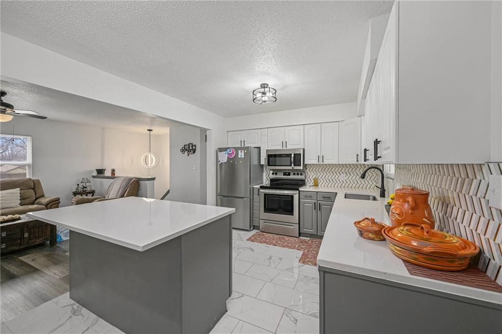 629 S Montclaire Drive — photo 7