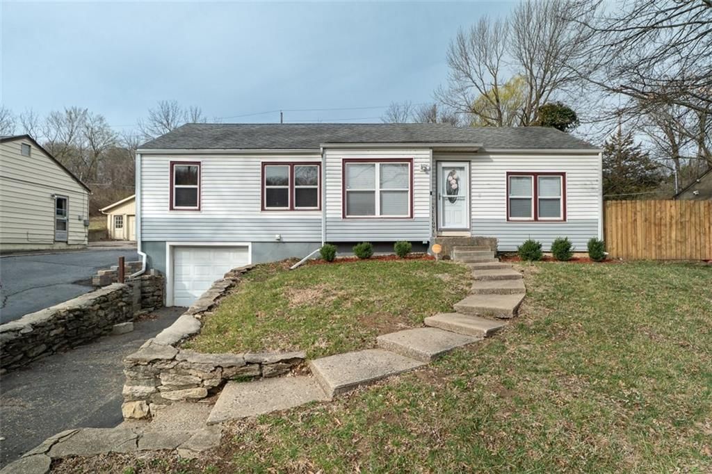 8102 Oldham Road — photo 2