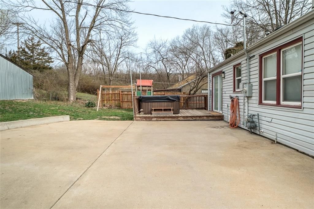 8102 Oldham Road — photo 32