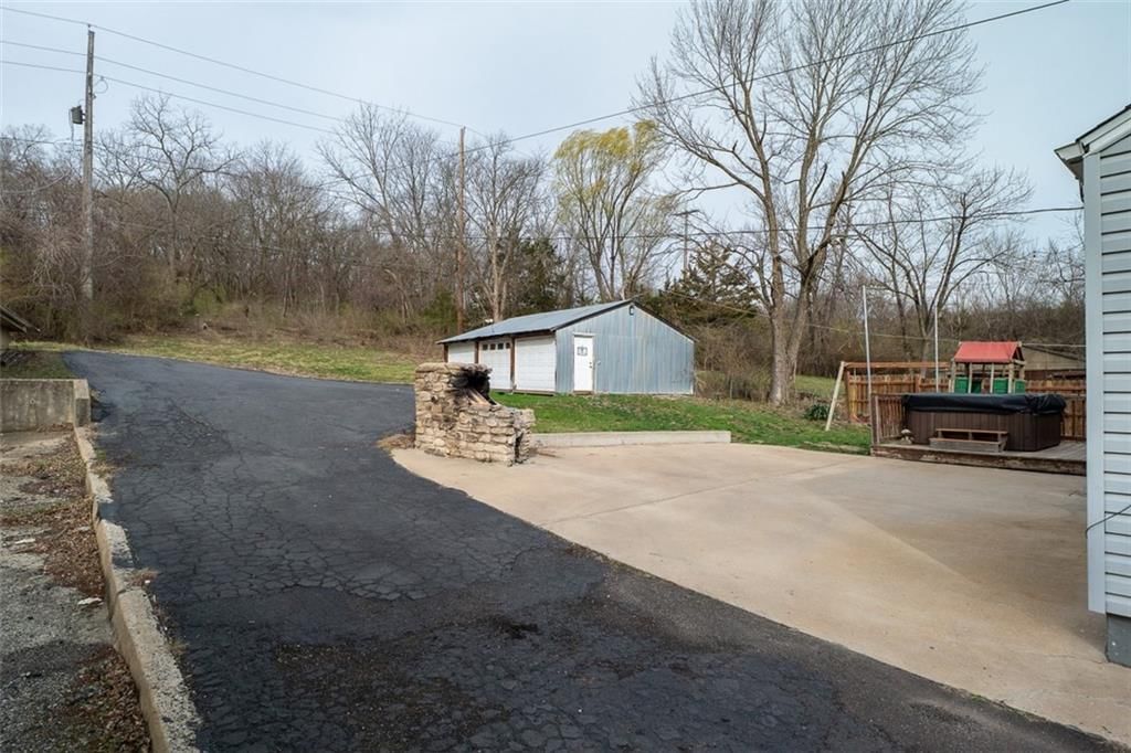 8102 Oldham Road — photo 33