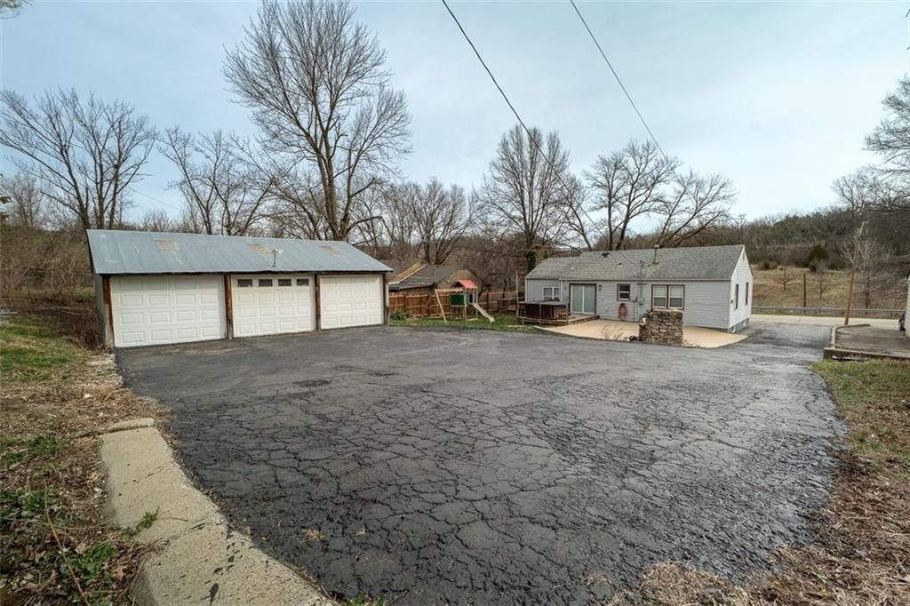 8102 Oldham Road — photo 34