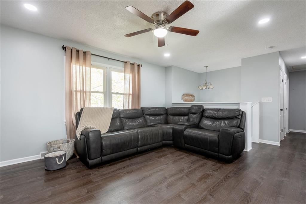 301 Maple Terrace — photo 4