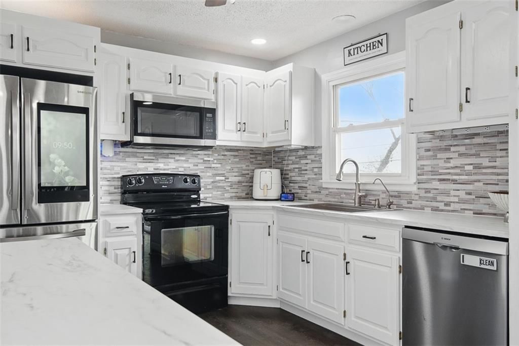 301 Maple Terrace — photo 8
