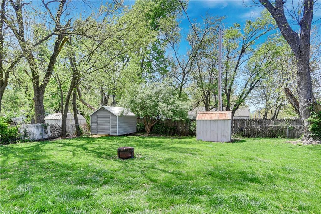 7500 Foster Street — photo 14
