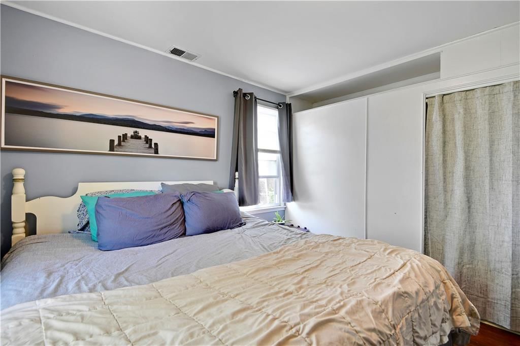 7500 Foster Street — photo 10