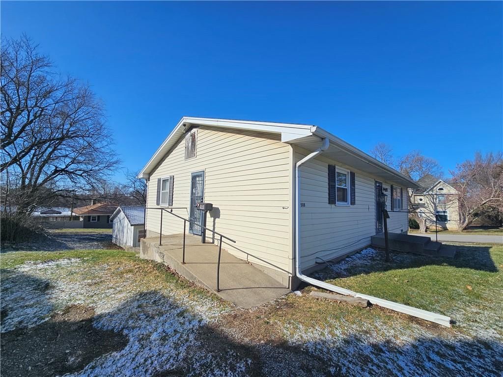 508 W US 71 Highway — photo 3