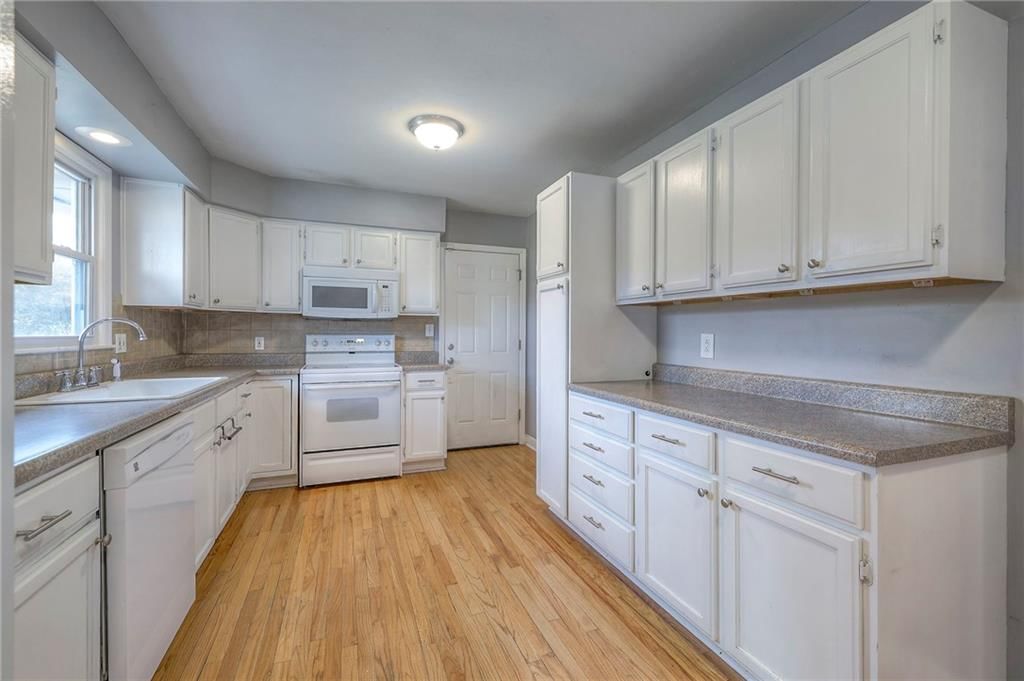 8716 W 47th Terrace — photo 7