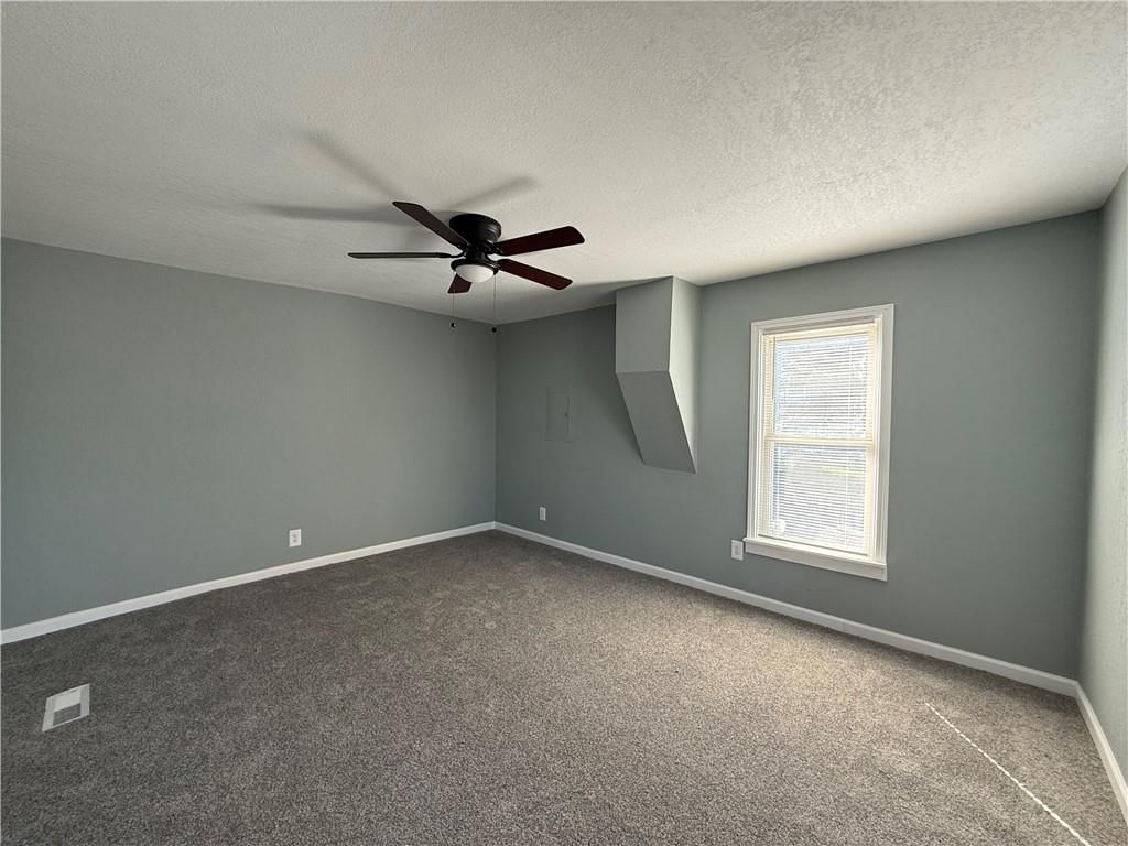 315 E Walnut Street — photo 4